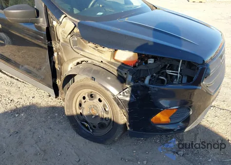 2018 Ford Escape S z USA, uszkodzony, nr VIN 1FMCU0F77JUB03251